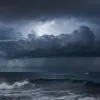 Uraganul Erin slăbește la Categoria 3: Avertizare de furtună tropicală pentru Insulele Turks și Caicos