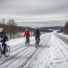 Trei elfi pleacă pe biciclete din Germania în Finlanda pentru a livra scrisori lui Moș Crăciun