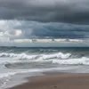 Uraganul Erin slăbește: Coasta de est a SUA a resimțit furia elementelor