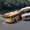 Accident cu un autobuz care transporta o echipă de fotbal de juniori lângă Pittsburgh: 21 de persoane spitalizate