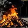 Președintele iranian ordonă investigarea morții unui bărbat după autoincendiere din cauza închiderii unui chioșc