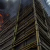 Incendiu puternic într-un zgârie-nori din Hong Kong: O persoană rănită grav