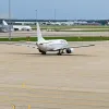 Blocat ore în șir într-un avion pe pistă? Iată ce drepturi ai!